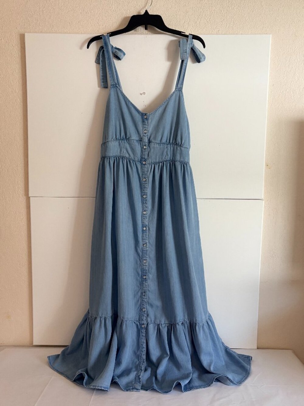 Levi's Tiered Blue Chambray Pearl Buttons Up Strap Pocket Denim Summer Dress XL